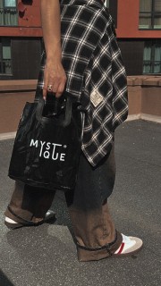 Фирменный шоппер Mystique™