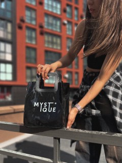 Фирменный шоппер Mystique™